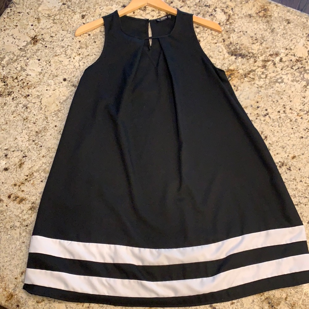 Shein black and white swing dress XS